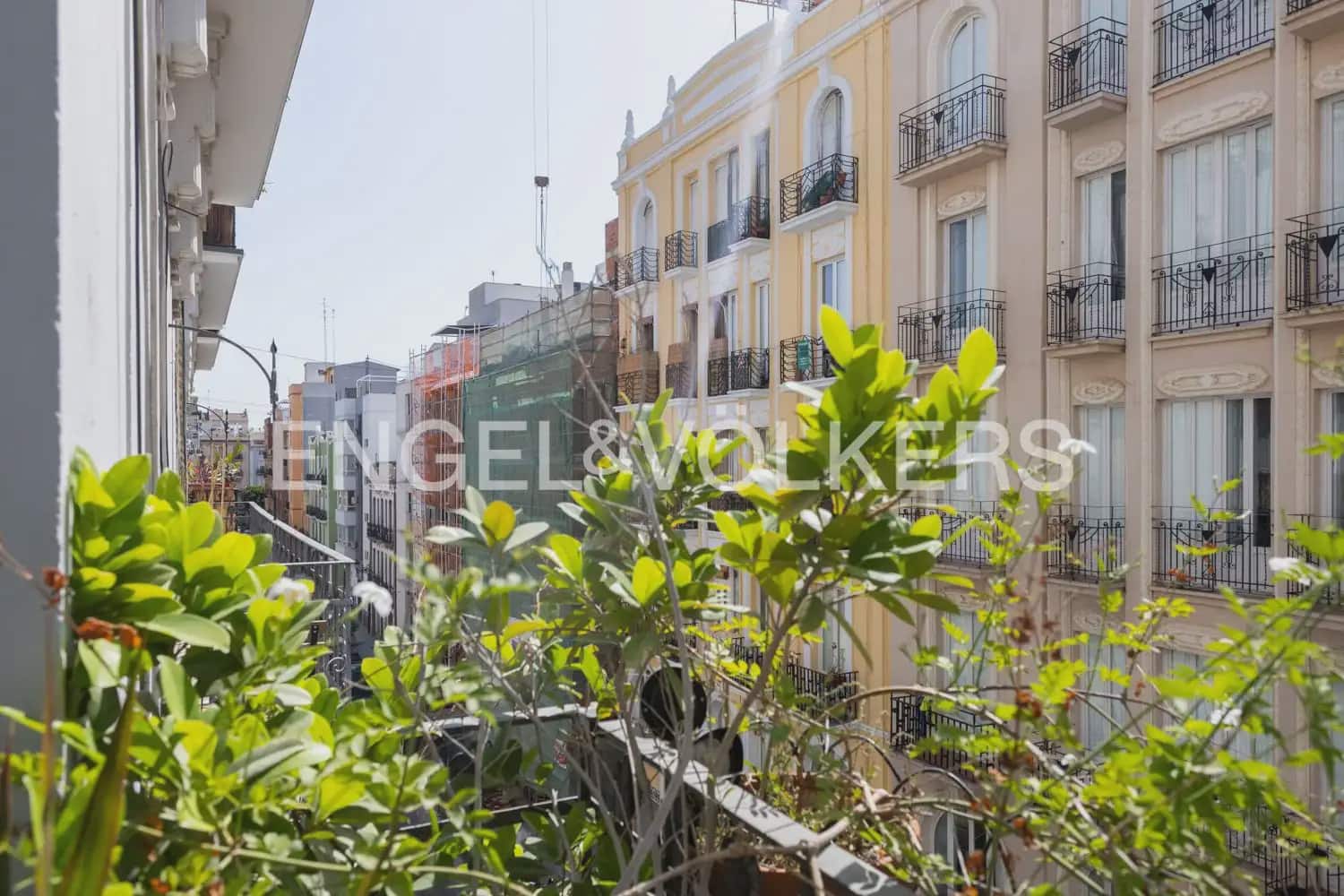 2 bedroom Flat for sale in Valencia city - € 495,000 (Ref: 9992027)