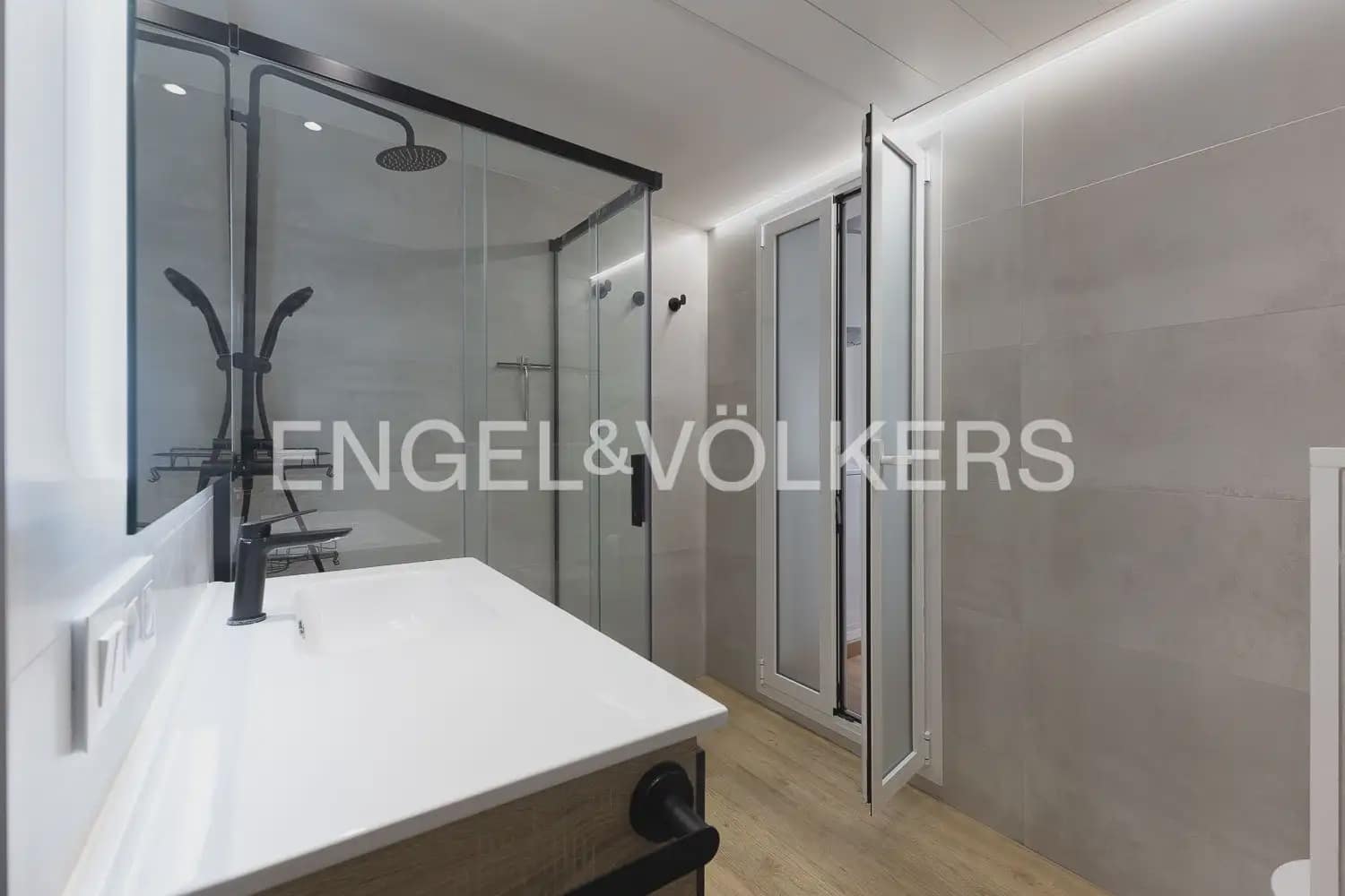 2 camera da letto Appartamento da affittare in Valencia citta - 1.850 € (Rif: 9993659)