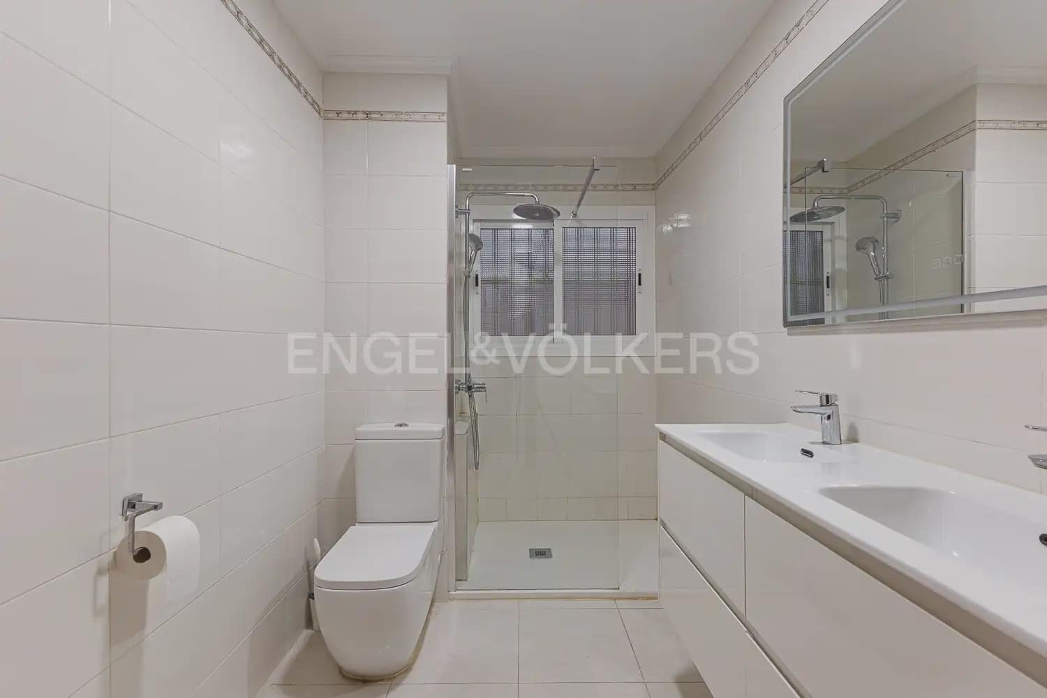 3 bedroom Flat for rent in Valencia city - € 2,100 (Ref: 9995975)