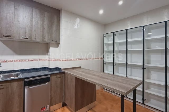 3 quarto Apartamento para arrendar em Russafa, Valência cidade - 2 100 € (Ref: 9995975)