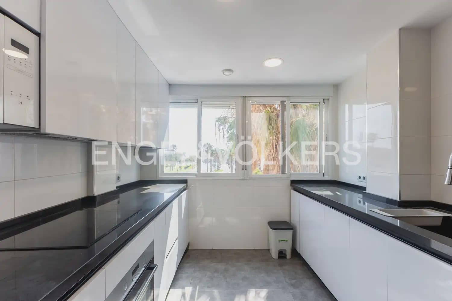 3 slaapkamer Flat te huur in Valencia stad - € 1.600 (Ref: 9995976)