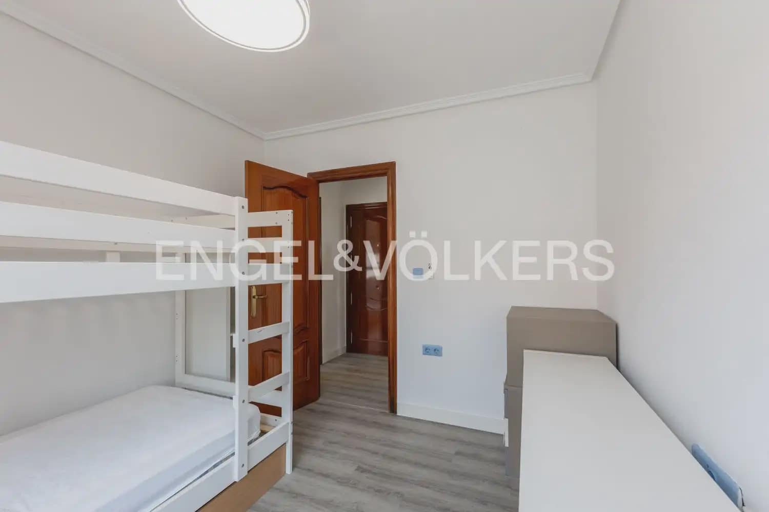 3 slaapkamer Flat te huur in Valencia stad - € 1.600 (Ref: 9995976)