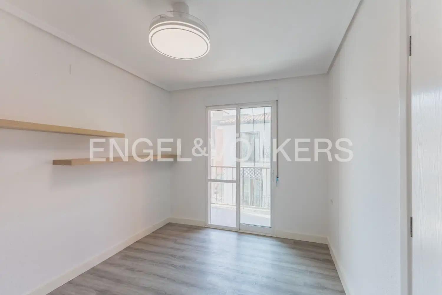 3 slaapkamer Flat te huur in Valencia stad - € 1.600 (Ref: 9995976)