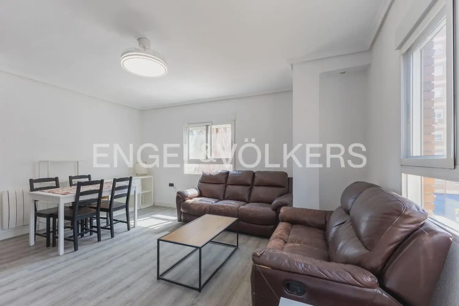 3 slaapkamer Flat te huur in Valencia stad - € 1.600 (Ref: 9995976)