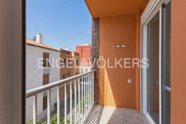 3 slaapkamer Flat te huur in Cabanyal-Canyamelar, Valencia stad - € 1.600 (Ref: 9995976)