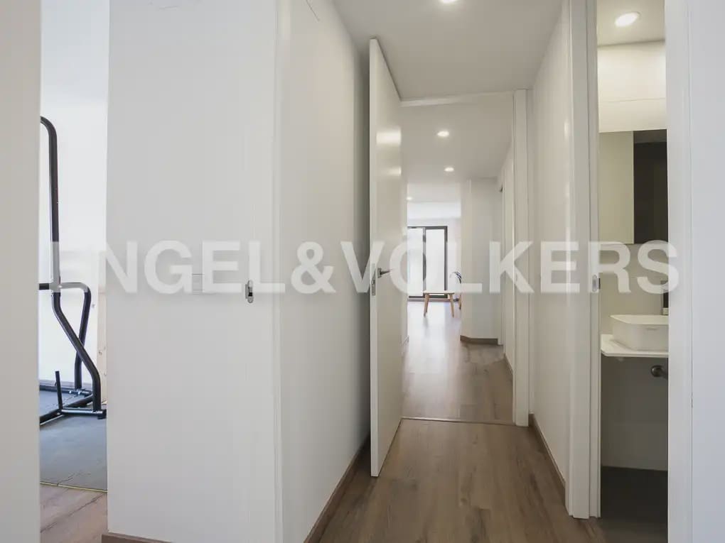 3 quarto Apartamento para arrendar em Valencia cidade com garagem - 2 300 € (Ref: 9995978)