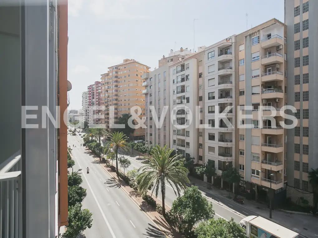 3 quarto Apartamento para arrendar em Valencia cidade com garagem - 2 300 € (Ref: 9995978)