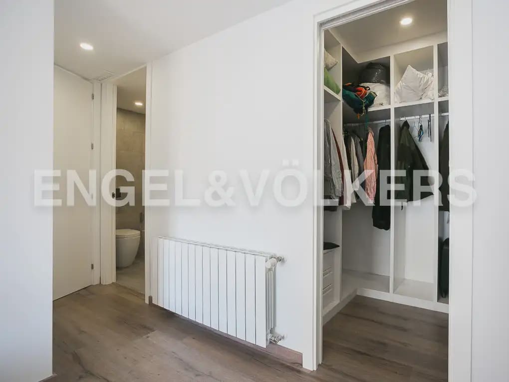 3 quarto Apartamento para arrendar em Valencia cidade com garagem - 2 300 € (Ref: 9995978)