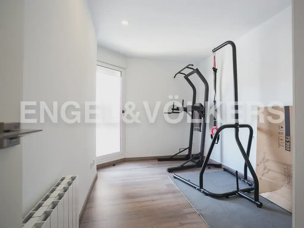 3 quarto Apartamento para arrendar em Valencia cidade com garagem - 2 300 € (Ref: 9995978)