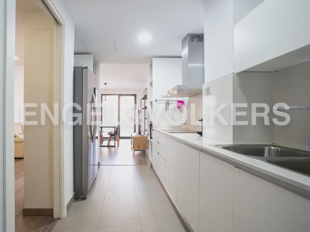 3 quarto Apartamento para arrendar em Valencia cidade com garagem - 2 300 € (Ref: 9995978)