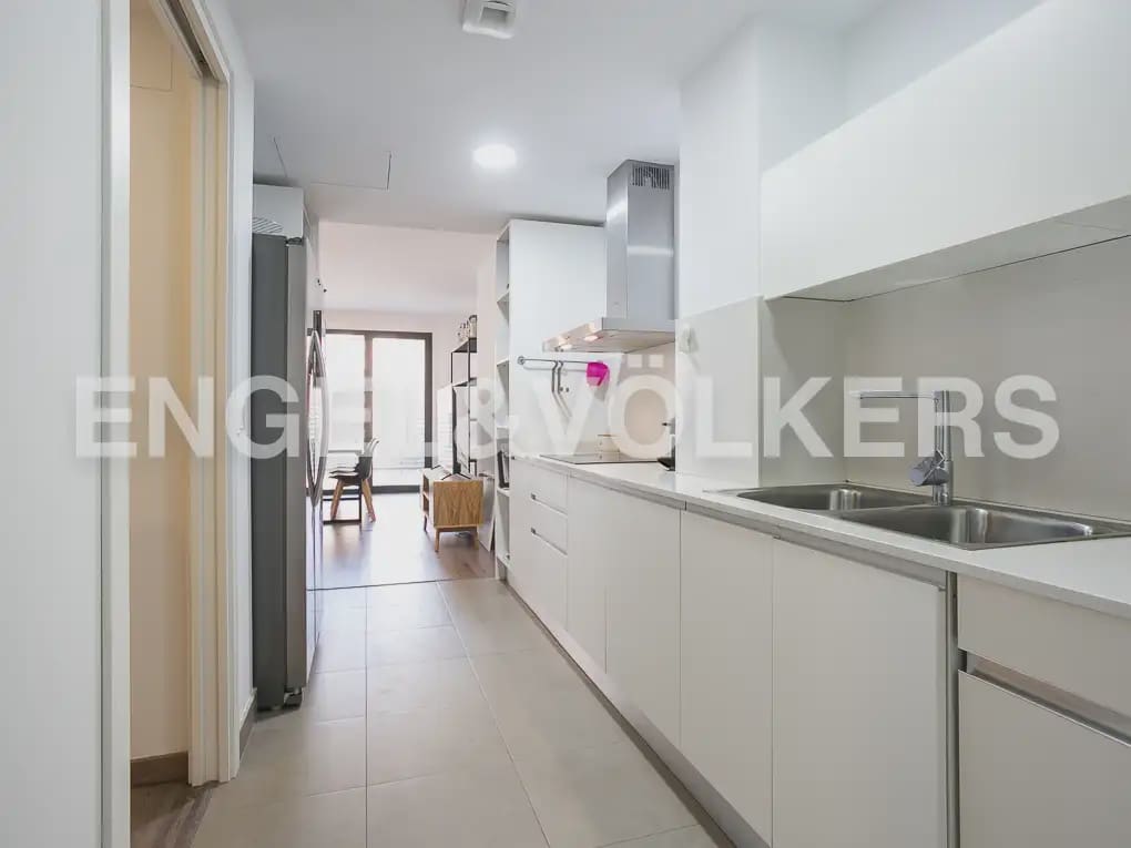 3 quarto Apartamento para arrendar em Valencia cidade com garagem - 2 300 € (Ref: 9995978)