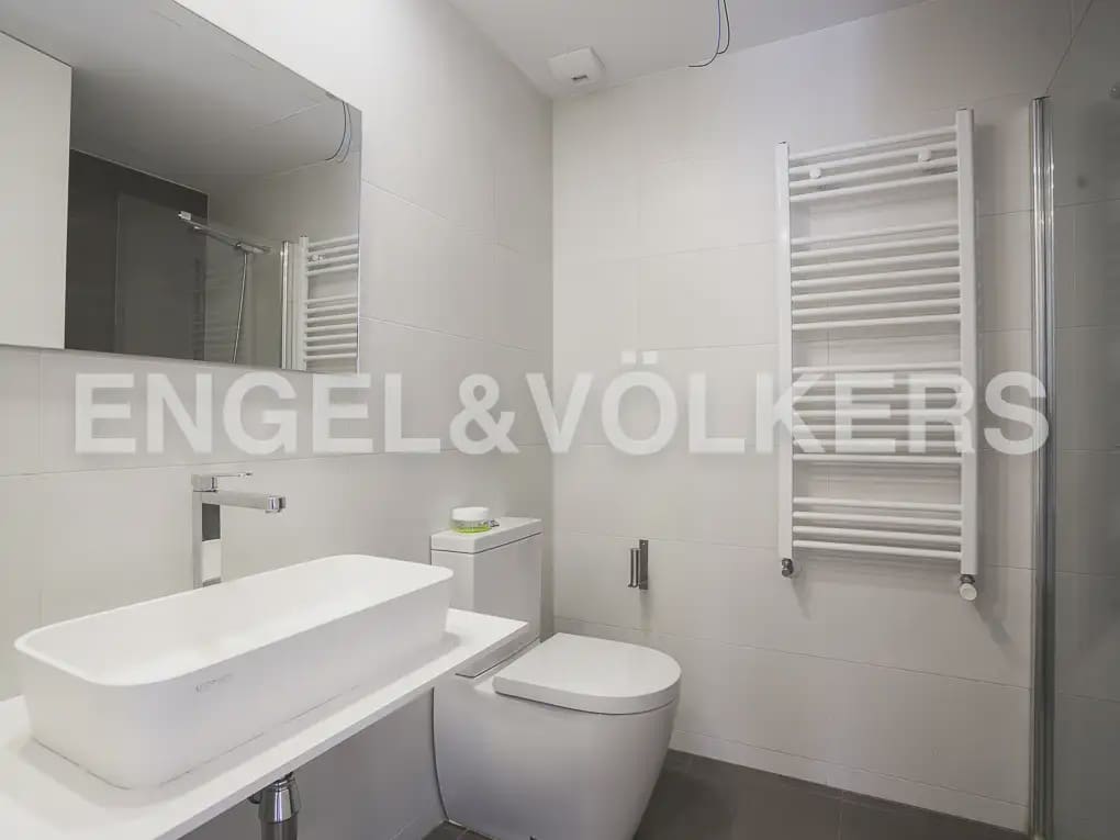 3 quarto Apartamento para arrendar em Valencia cidade com garagem - 2 300 € (Ref: 9995978)