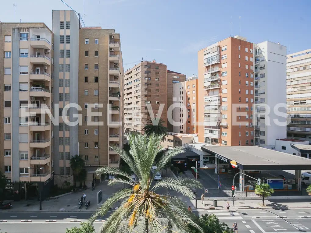 3 quarto Apartamento para arrendar em Valencia cidade com garagem - 2 300 € (Ref: 9995978)