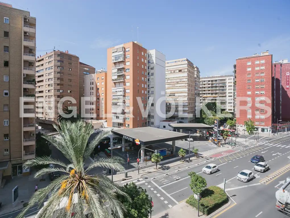 3 quarto Apartamento para arrendar em Valencia cidade com garagem - 2 300 € (Ref: 9995978)