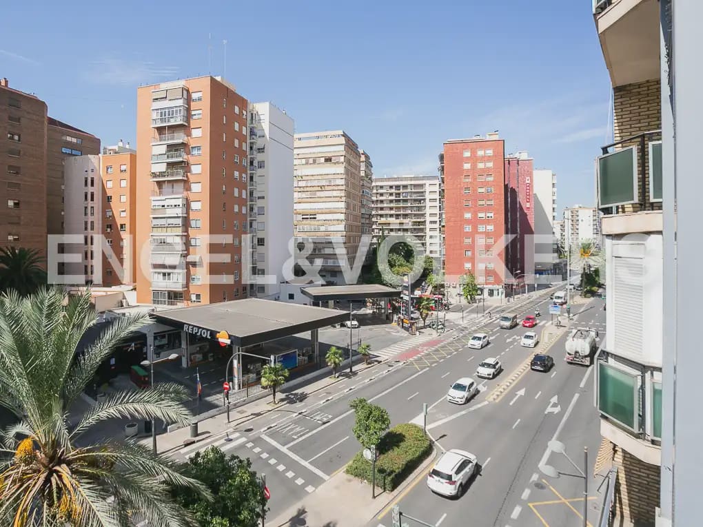 3 quarto Apartamento para arrendar em Valencia cidade com garagem - 2 300 € (Ref: 9995978)