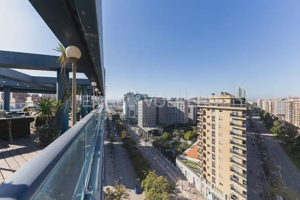 4 quarto Penthouse para arrendar em Valencia cidade com piscina garagem - 5 000 € (Ref: 9995979)