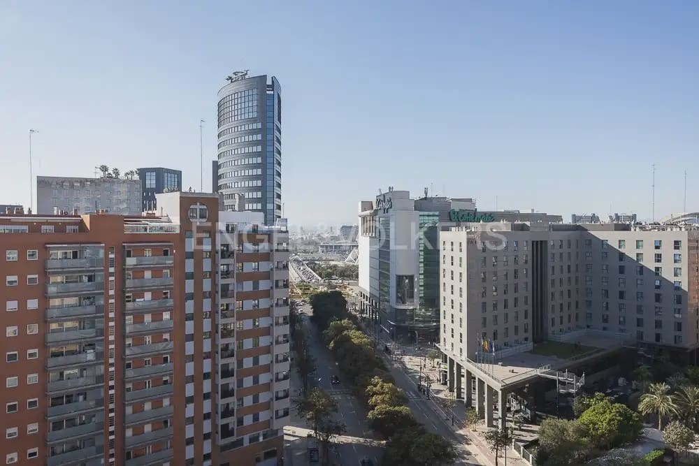 4 quarto Penthouse para arrendar em Valencia cidade com piscina garagem - 5 000 € (Ref: 9995979)