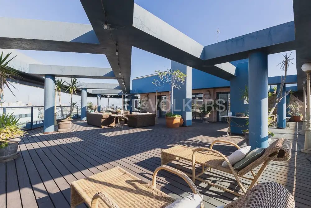 4 quarto Penthouse para arrendar em Valencia cidade com piscina garagem - 5 000 € (Ref: 9995979)