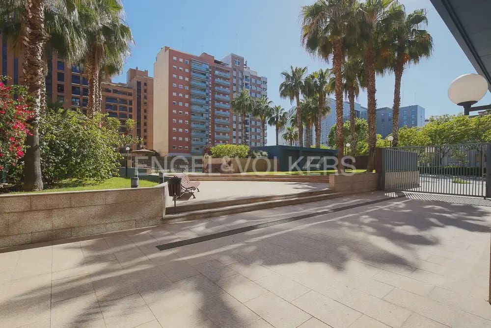 4 quarto Penthouse para arrendar em Valencia cidade com piscina garagem - 5 000 € (Ref: 9995979)
