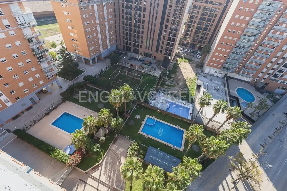 4 quarto Penthouse para arrendar em Valencia cidade com piscina garagem - 5 000 € (Ref: 9995979)