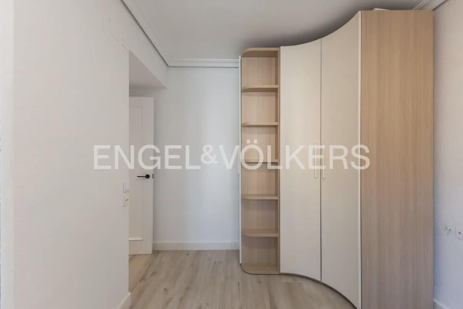 3 camera da letto Appartamento da affittare in Mislata con garage - 1.800 € (Rif: 9996082)