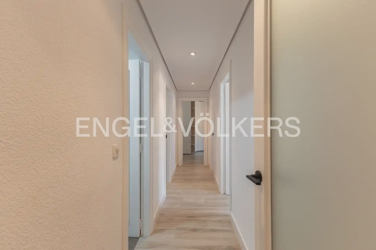 3 camera da letto Appartamento da affittare in Mislata con garage - 1.800 € (Rif: 9996082)