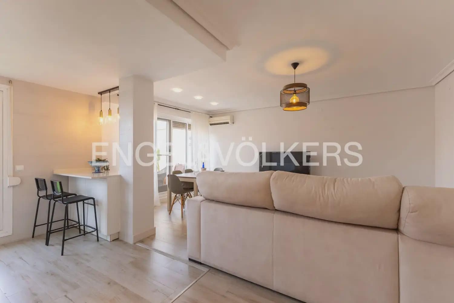 3 camera da letto Appartamento da affittare in Mislata con garage - 1.800 € (Rif: 9996082)