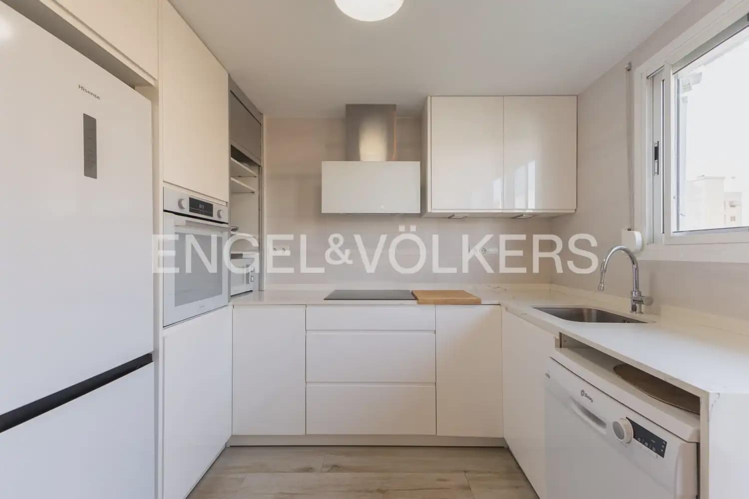 3 camera da letto Appartamento da affittare in Mislata con garage - 1.800 € (Rif: 9996082)