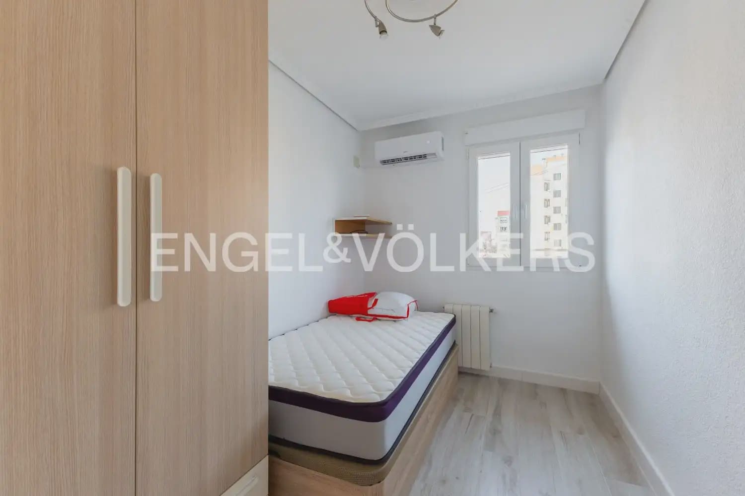 3 camera da letto Appartamento da affittare in Mislata con garage - 1.800 € (Rif: 9996082)