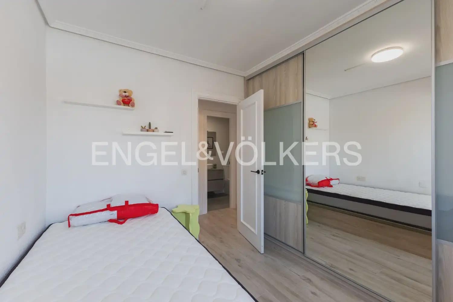 3 camera da letto Appartamento da affittare in Mislata con garage - 1.800 € (Rif: 9996082)