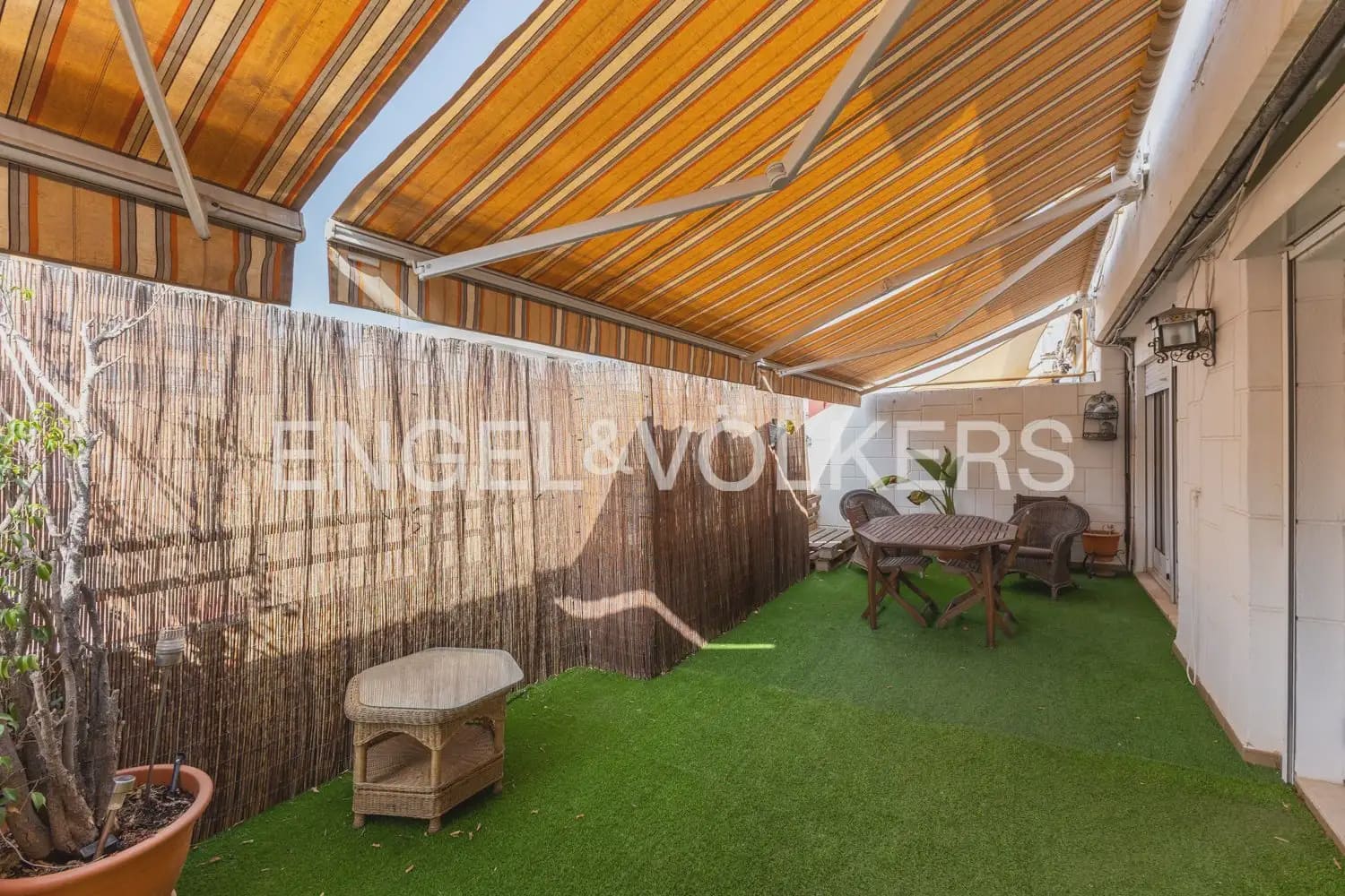 3 camera da letto Appartamento da affittare in Mislata con garage - 1.800 € (Rif: 9996082)