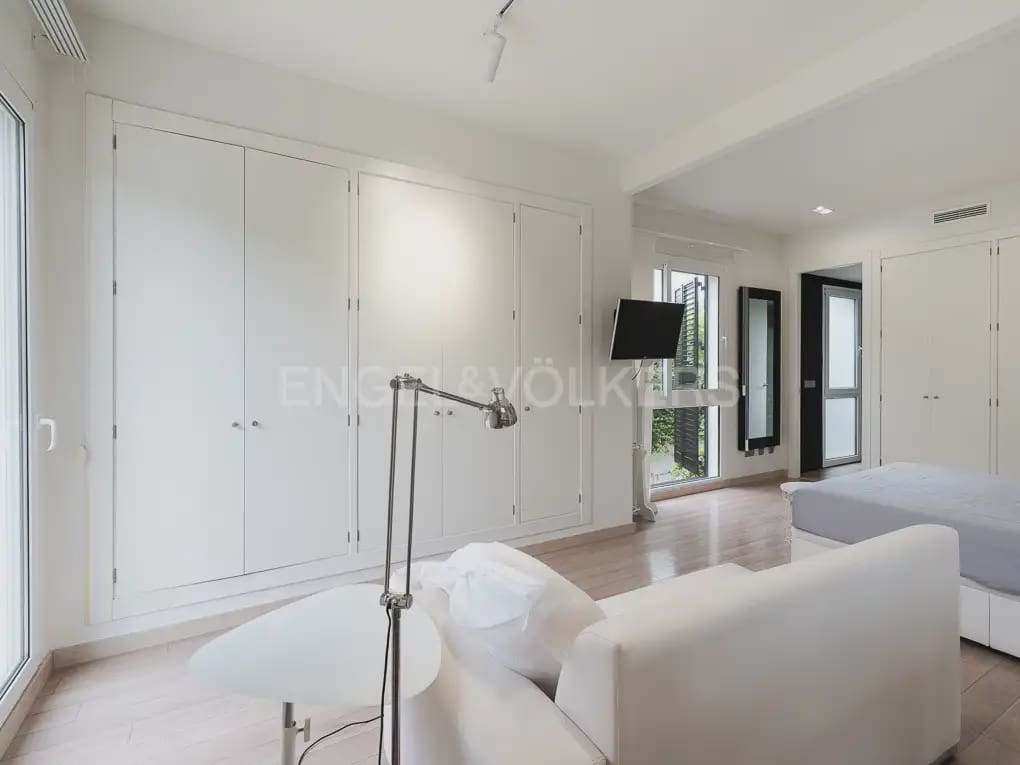 Chalet de 6 habitaciones en Bétera en alquiler con piscina - 8.000 € (Ref: 9996083)