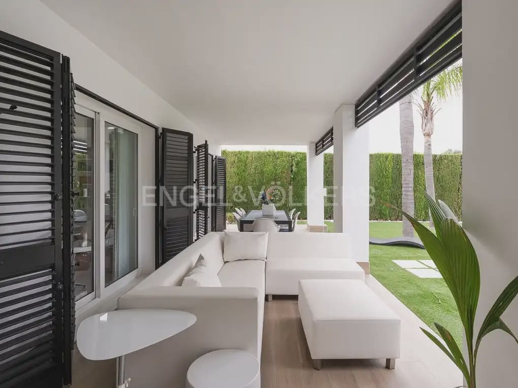 Chalet de 6 habitaciones en Bétera en alquiler con piscina - 8.000 € (Ref: 9996083)
