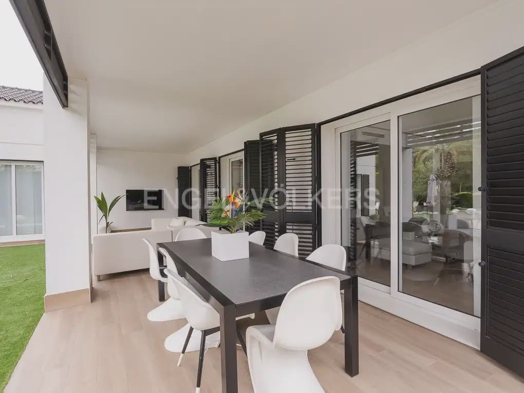 Chalet de 6 habitaciones en Bétera en alquiler con piscina - 8.000 € (Ref: 9996083)