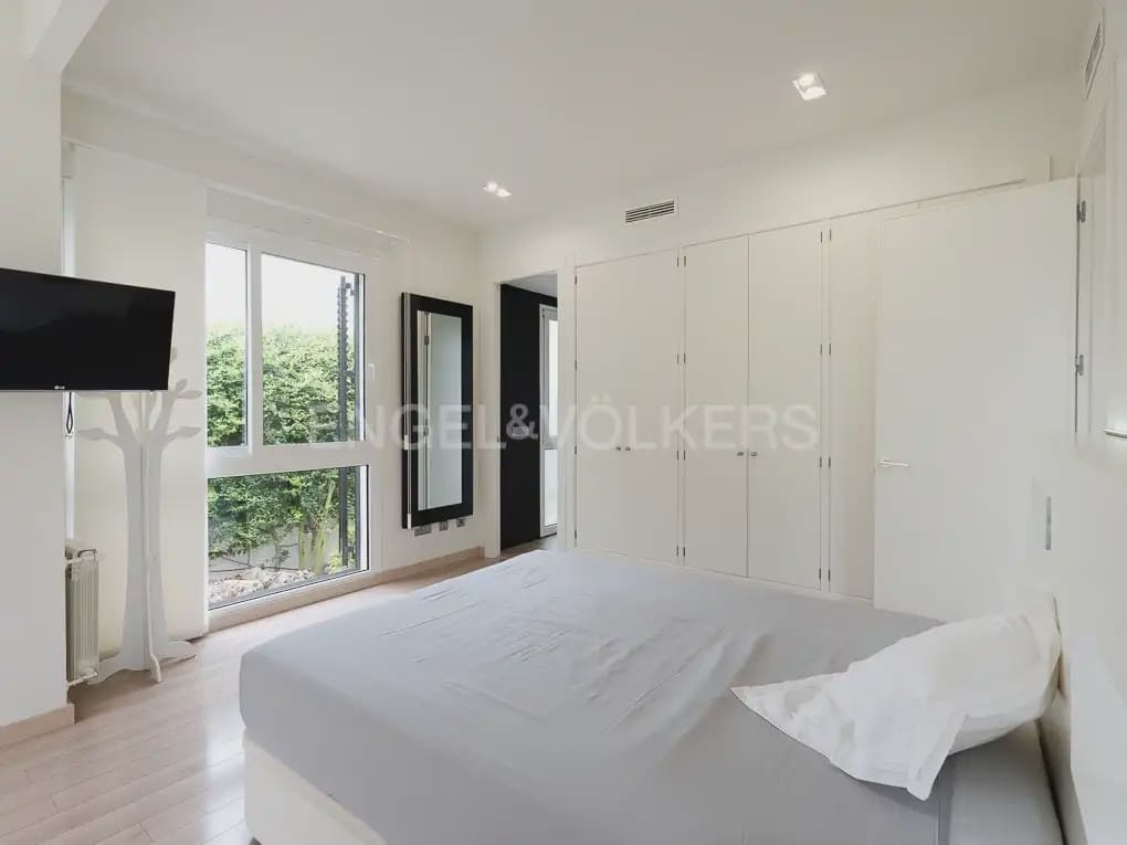 Chalet de 6 habitaciones en Bétera en alquiler con piscina - 8.000 € (Ref: 9996083)