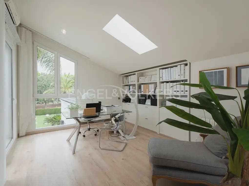 Chalet de 6 habitaciones en Bétera en alquiler con piscina - 8.000 € (Ref: 9996083)
