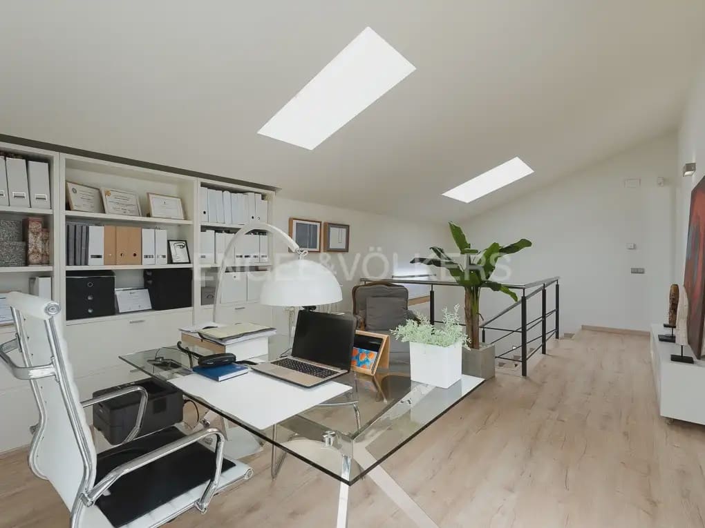 Chalet de 6 habitaciones en Bétera en alquiler con piscina - 8.000 € (Ref: 9996083)