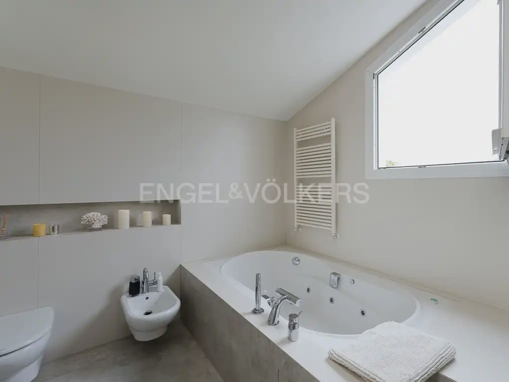 Chalet de 6 habitaciones en Bétera en alquiler con piscina - 8.000 € (Ref: 9996083)