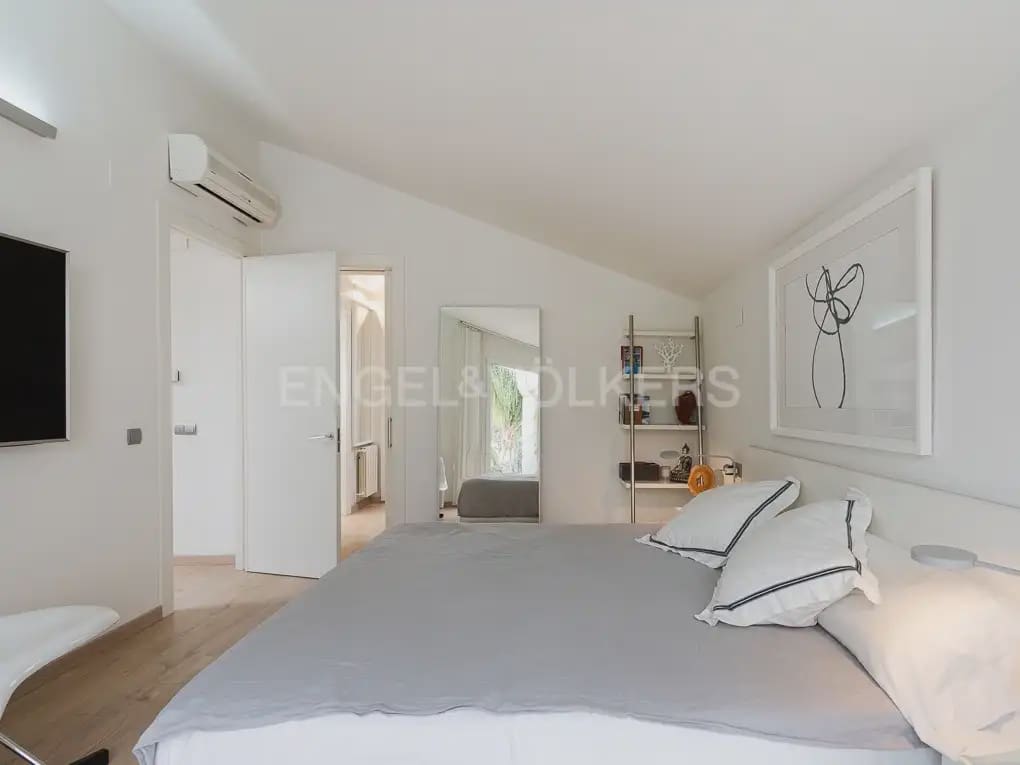 Chalet de 6 habitaciones en Bétera en alquiler con piscina - 8.000 € (Ref: 9996083)