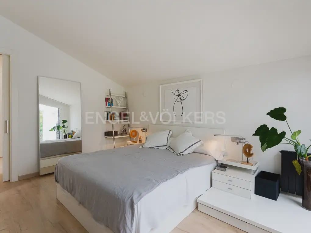 Chalet de 6 habitaciones en Bétera en alquiler con piscina - 8.000 € (Ref: 9996083)