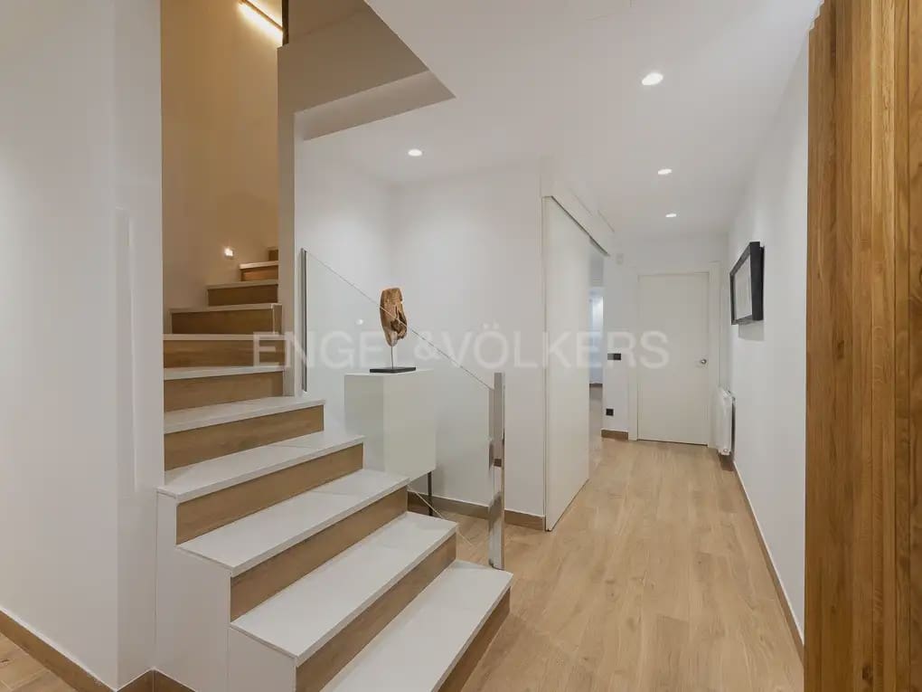 Chalet de 6 habitaciones en Bétera en alquiler con piscina - 8.000 € (Ref: 9996083)