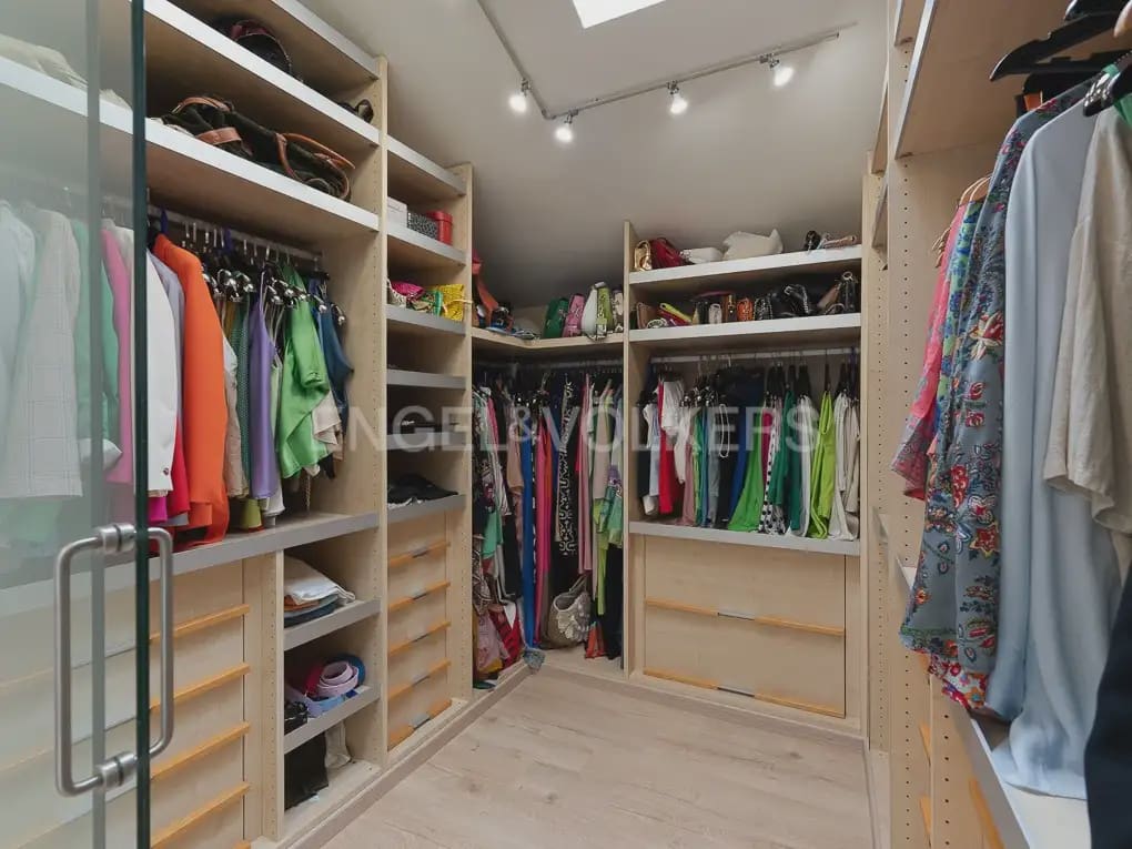 Chalet de 6 habitaciones en Bétera en alquiler con piscina - 8.000 € (Ref: 9996083)