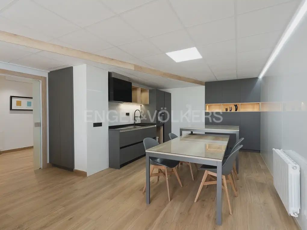 Chalet de 6 habitaciones en Bétera en alquiler con piscina - 8.000 € (Ref: 9996083)