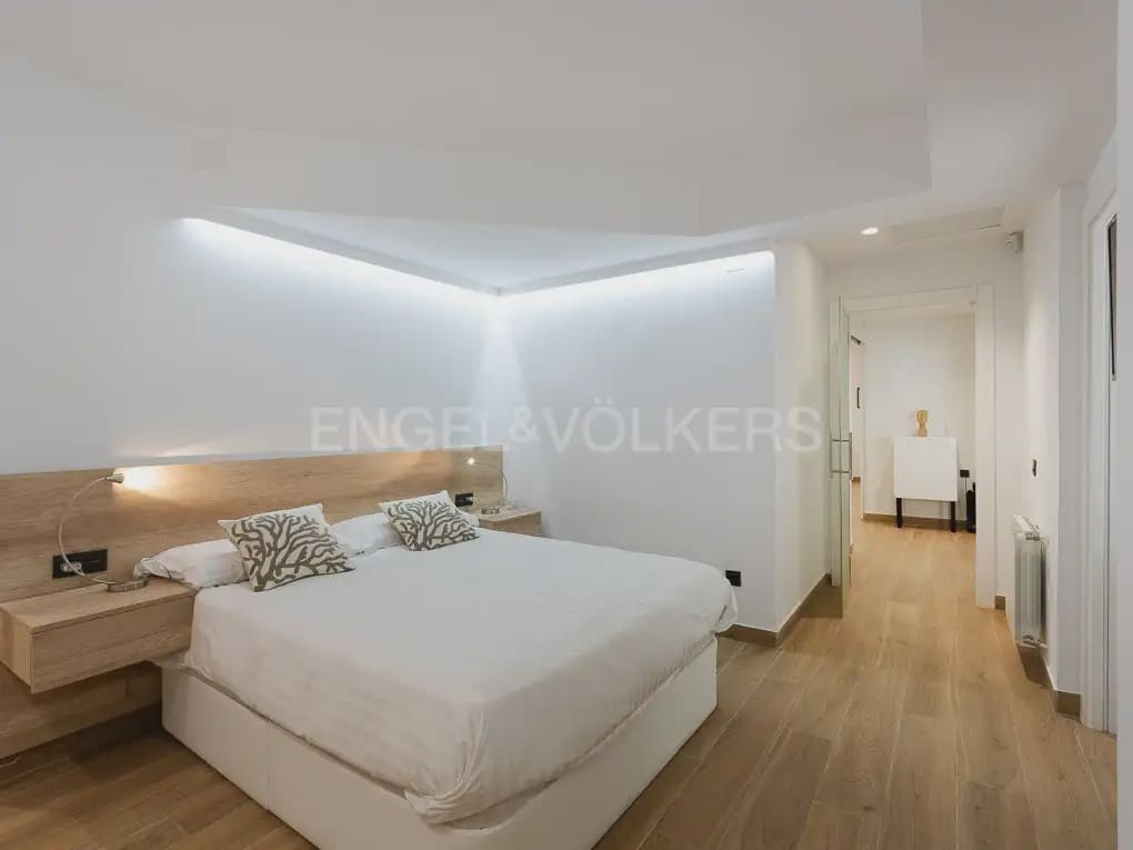 Chalet de 6 habitaciones en Bétera en alquiler con piscina - 8.000 € (Ref: 9996083)