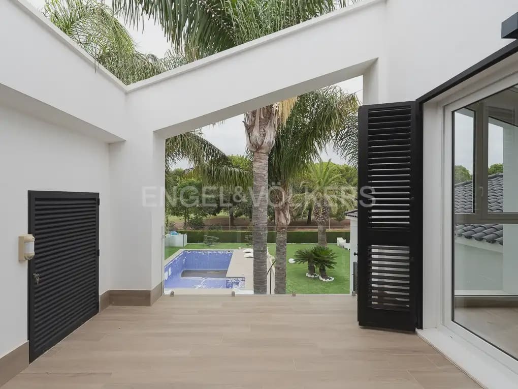 Chalet de 6 habitaciones en Bétera en alquiler con piscina - 8.000 € (Ref: 9996083)