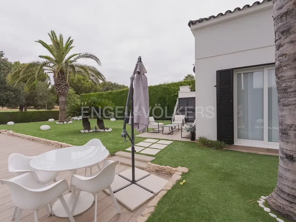 Chalet de 6 habitaciones en Bétera en alquiler con piscina - 8.000 € (Ref: 9996083)