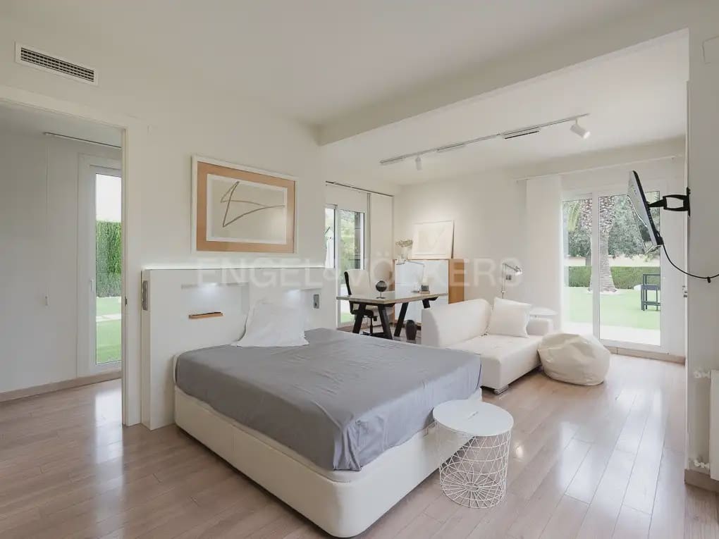 Chalet de 6 habitaciones en Bétera en alquiler con piscina - 8.000 € (Ref: 9996083)