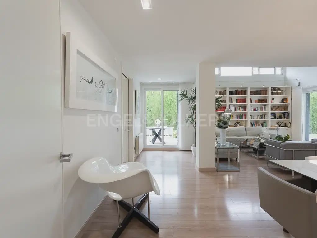 Chalet de 6 habitaciones en Bétera en alquiler con piscina - 8.000 € (Ref: 9996083)
