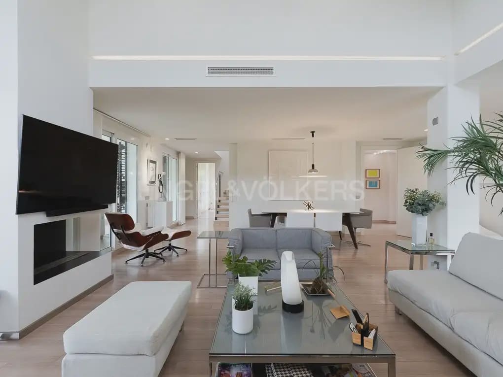 Chalet de 6 habitaciones en Bétera en alquiler con piscina - 8.000 € (Ref: 9996083)