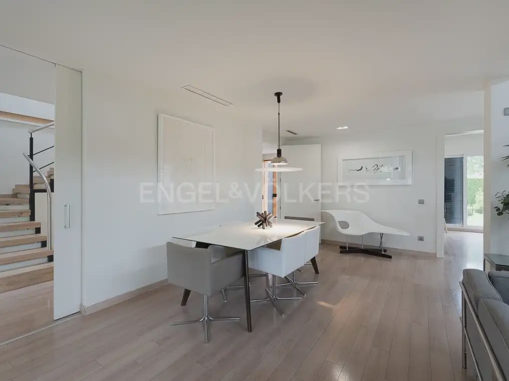 Chalet de 6 habitaciones en Bétera en alquiler con piscina - 8.000 € (Ref: 9996083)